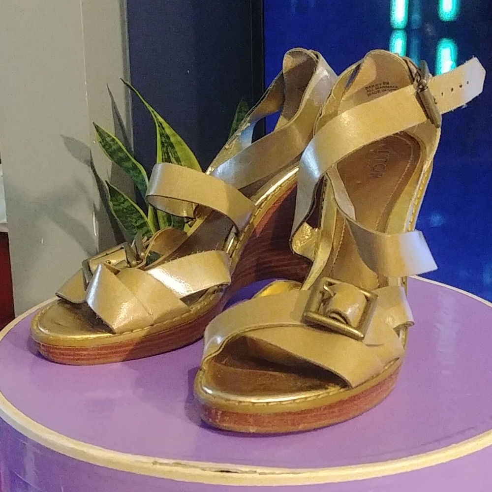 Vintage Victor Alfaro's beige and gold